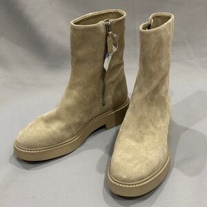 NWT 🤍 Vince. ‘Cabria’ Lug Boot Water-Repellent Suede Ankle Boots | US 7.5